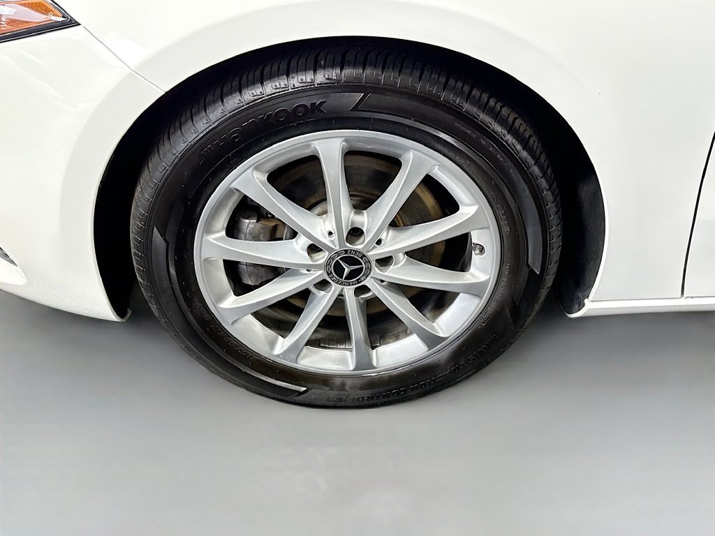 Used 2022 Mercedes-Benz A 220 4MATIC w/ Premium Package Lite image 37