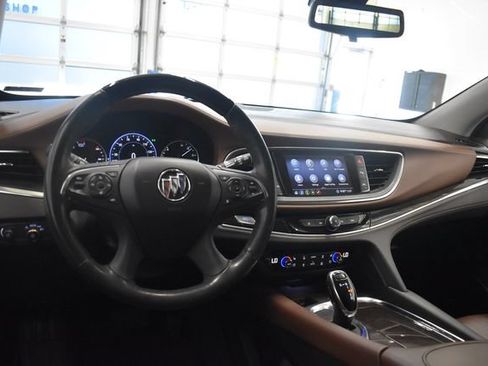 Used 2020 Buick Enclave Avenir w/ Avenir Technology Package AWD/4WD image 23