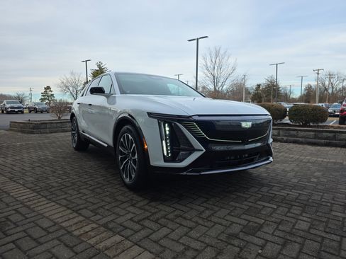 Used 2025 Cadillac Lyriq Sport image 7