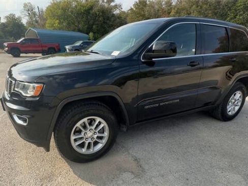 Used 2018 Jeep Grand Cherokee Laredo image 4