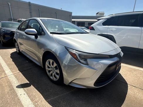 Used 2024 Toyota Corolla LE FWD image 9