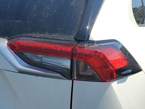 Certified 2021 Toyota RAV4 Limited FWD image 8
