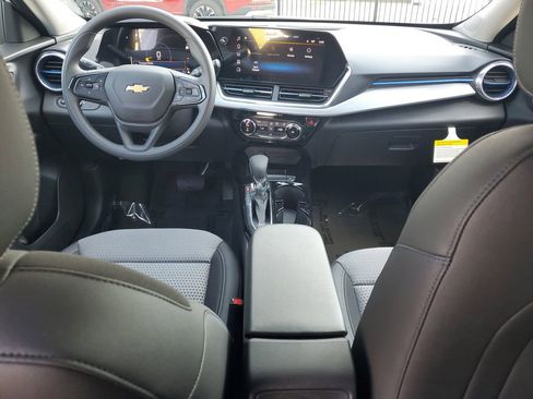 New 2026 Chevrolet Trax LT image 10