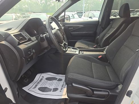 Used 2021 Honda Passport Sport image 9