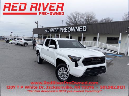 Used 2024 Toyota Tacoma SR5 image 1