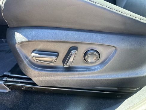 Used 2025 Toyota Crown Signia AWD/4WD image 30