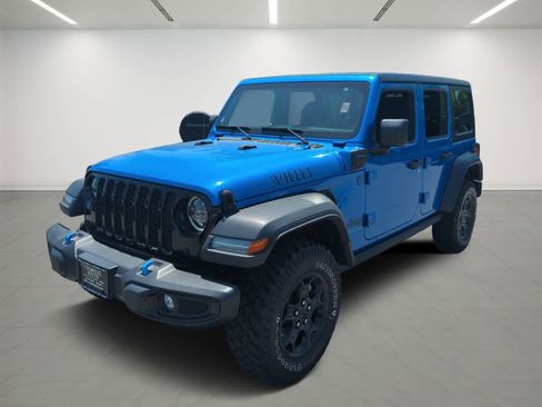 Used 2023 Jeep Wrangler Unlimited w/ Cold Weather Group AWD/4WD image 2