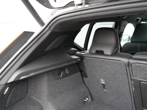 Used 2019 Volvo XC40 T5 R-Design image 55