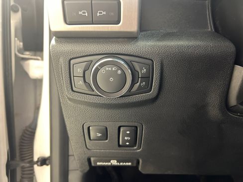 Used 2018 Ford F250 Platinum w/ Platinum Ultimate Package AWD/4WD image 20