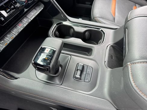 Used 2023 GMC Sierra 1500 AT4 w/ AT4 Premium Package AWD/4WD image 18