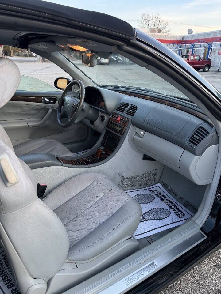 Used 2003 Mercedes-Benz CLK 320 Cabriolet image 9