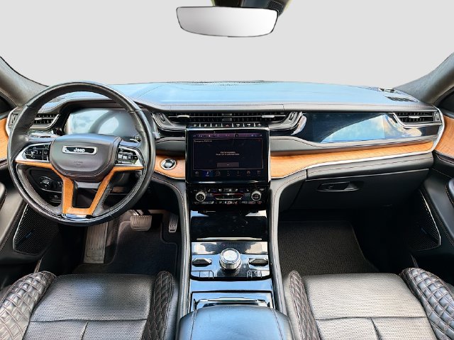 Used 2022 Jeep Grand Cherokee Summit AWD/4WD image 16