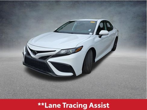 Used 2023 Toyota Camry SE FWD image 11