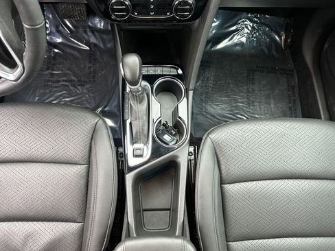 Used 2022 Buick Encore GX Essence w/ Experience Buick Package image 29