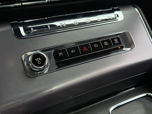 New 2026 Lincoln Aviator AWD image 30