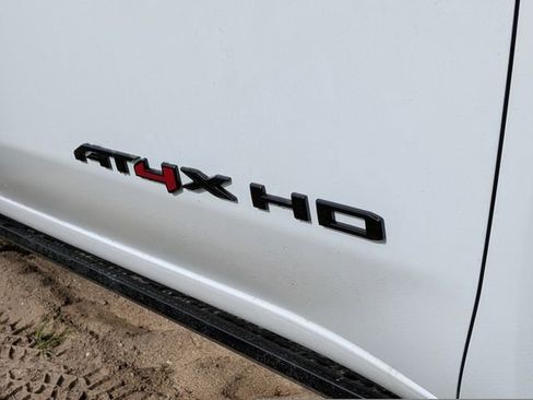 New 2026 GMC Sierra 2500 AT4X w/ LPO, Black Badging Package AWD/4WD image 13