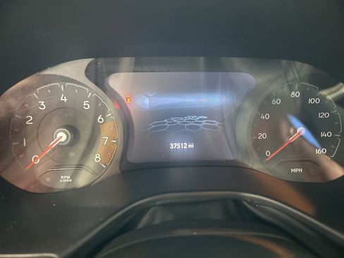 Used 2025 Jeep Compass Trailhawk image 4