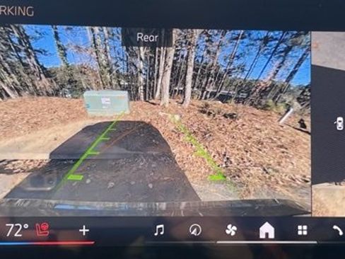 Used 2023 BMW 740i w/ Parking Assistance Package image 25