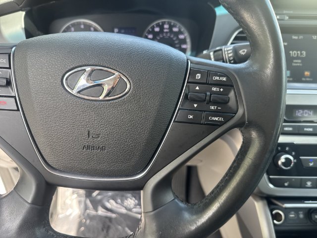 Used 2016 Hyundai Sonata Sport w/ Option Group 1V FWD image 17