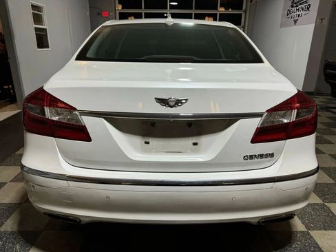 Used 2013 Hyundai Genesis 3.8 w/ Technology Pkg image 9