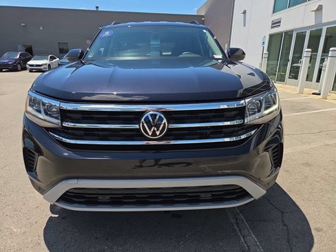 Certified 2023 Volkswagen Atlas SE w/ Black Wheel Package FWD image 4