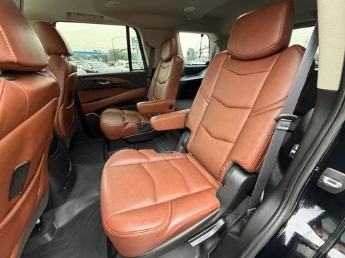 Used 2019 Cadillac Escalade Premium Luxury AWD/4WD image 20