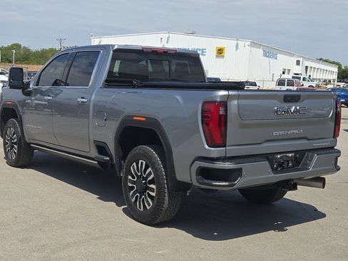 Used 2025 GMC Sierra 2500 Denali Ultimate AWD/4WD image 8