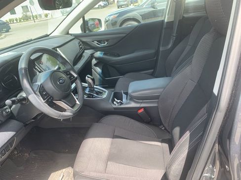 Used 2022 Subaru Outback Premium image 3