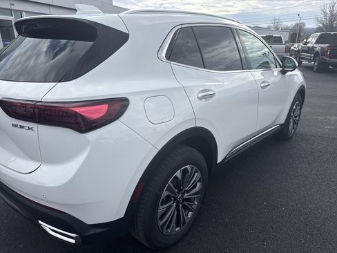 Used 2025 Buick Envision Preferred image 3