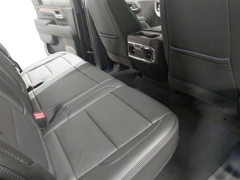 Used 2024 GMC Sierra 3500 Denali w/ Denali Reserve Package image 11