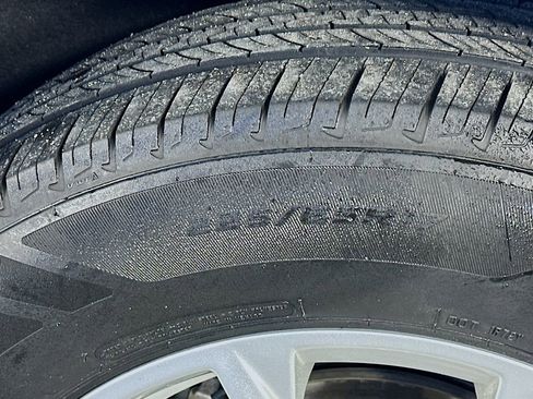 Used 2022 Chevrolet Equinox LS image 33