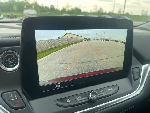 Used 2024 Chevrolet Blazer LT FWD image 27