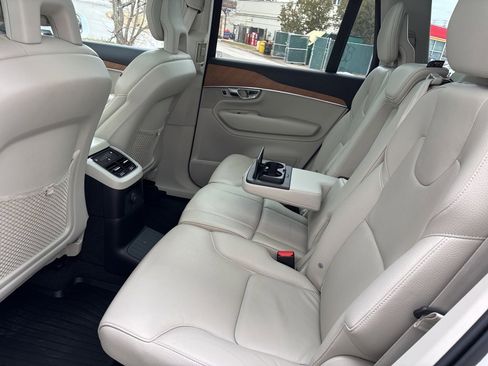 Used 2022 Volvo XC90 T8 Inscription Expression image 7