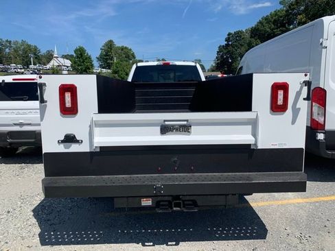 New 2025 Ford F450 XL w/ XL Chrome Package image 19