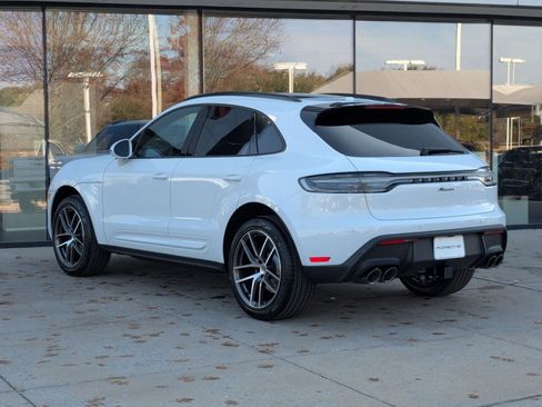 New 2026 Porsche Macan image 3