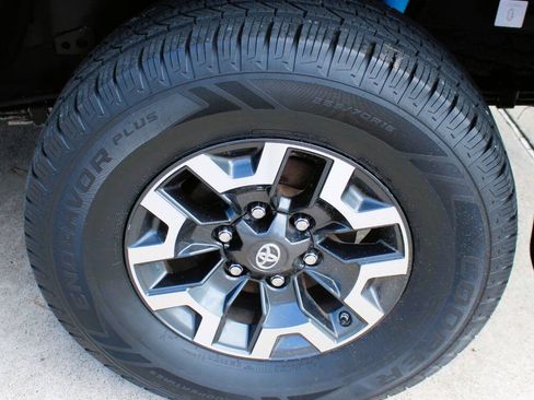 Used 2016 Toyota Tacoma TRD Off-Road w/ Towing Package RWD image 13