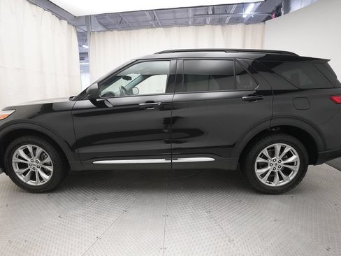Used 2023 Ford Explorer XLT w/ Equipment Group 202A AWD/4WD image 25
