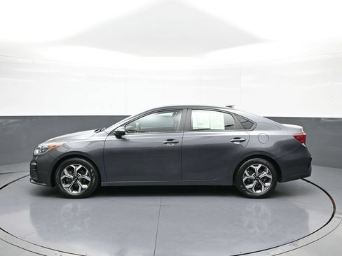 Certified 2021 Kia Forte LXS FWD image 9