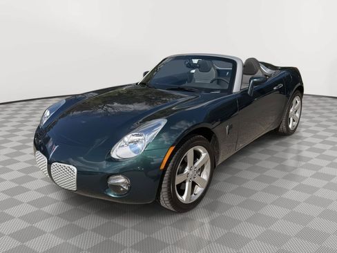 Used 2006 Pontiac Solstice Convertible w/ Power Package RWD image 3