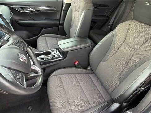 Used 2022 Buick Envision Preferred image 19