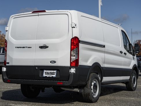 New 2026 Ford Transit 250 Low Roof w/ Load Area Protection Package RWD image 4