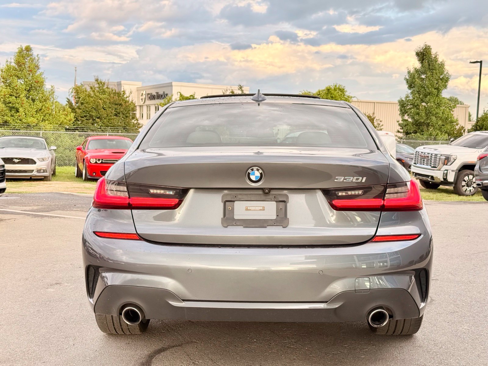 Used 2020 BMW 330i Sedan w/ M Sport Package RWD image 13