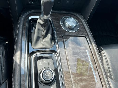 Used 2024 Nissan Armada Platinum w/ Captain's Chairs Package AWD/4WD image 17