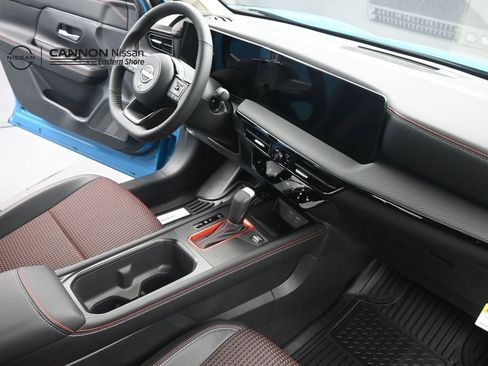New 2026 Nissan Kicks SR w/ SR Premium Package FWD image 17