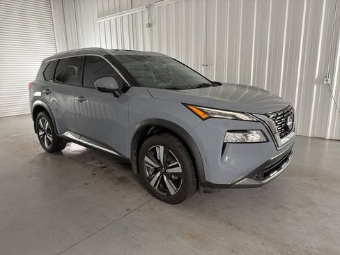 Used 2022 Nissan Rogue SL w/ SL Premium Package image 1