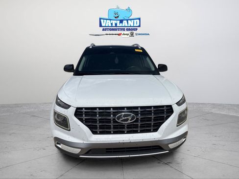 Used 2023 Hyundai Venue Limited FWD image 18