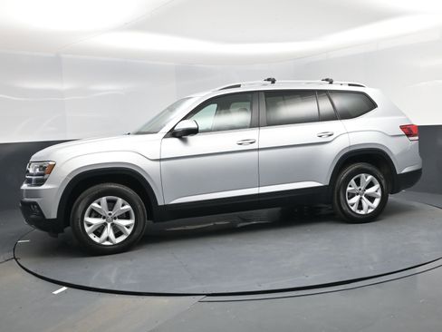Used 2018 Volkswagen Atlas SE image 3