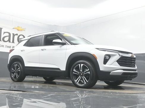 Used 2024 Chevrolet TrailBlazer LT w/ Convenience Package image 2