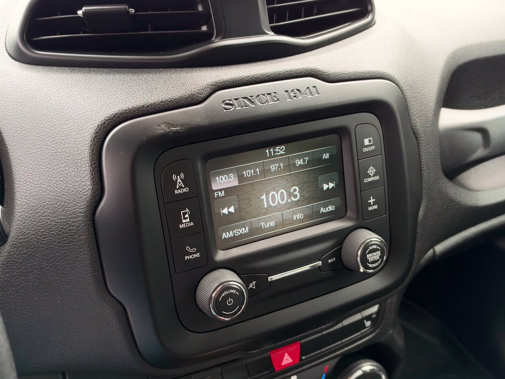 Used 2015 Jeep Renegade Trailhawk w/ Premium Leather Group AWD/4WD image 19