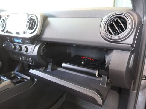 Used 2021 Toyota Tacoma TRD Sport w/ Technology Package RWD image 43